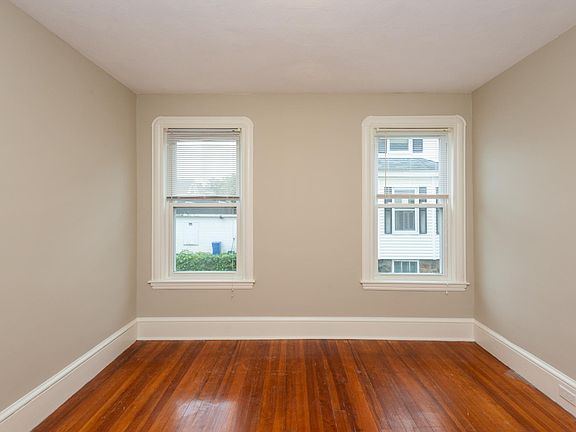 3rd image of 19 Graves Ave Floor 1