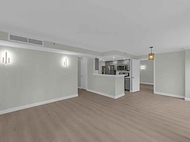 3525 Sage Rd #304 — Photo 5