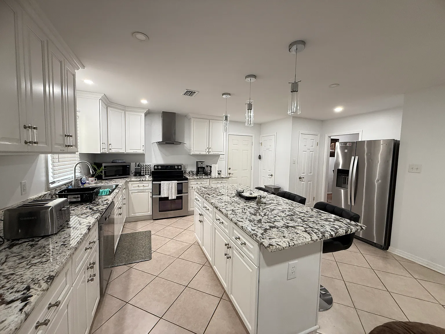 4 bed, $4,500 — Photo 3