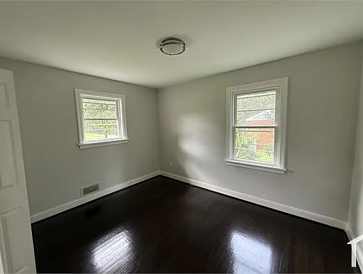 1419 Kingswood St — Photo 6