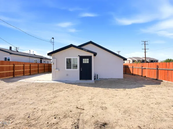 2484 Nadeau St, Mojave, CA 93501