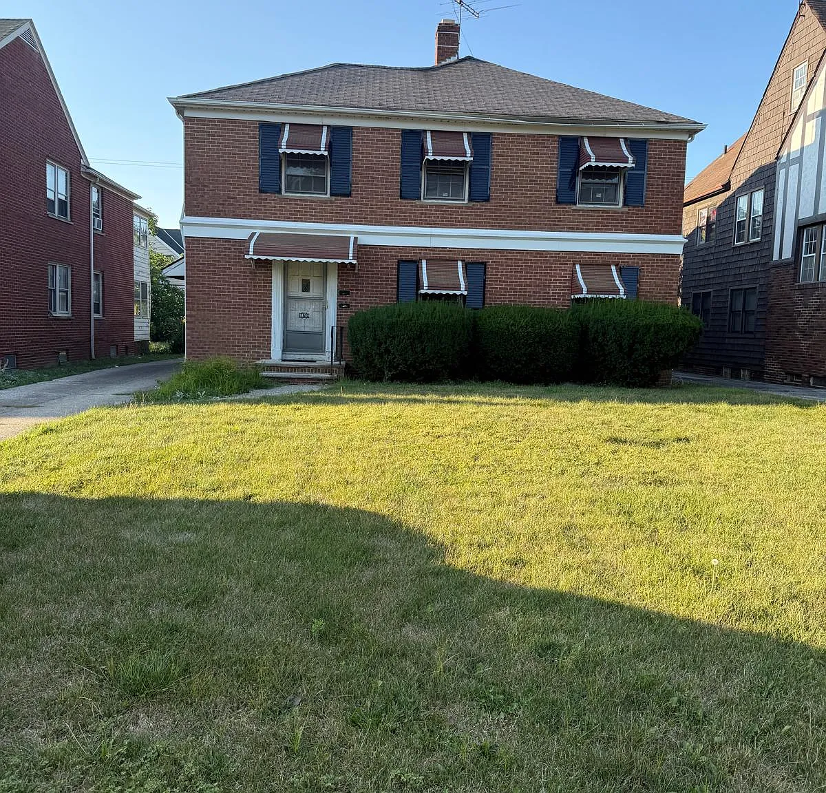 18709 Chagrin Blvd — Photo 1
