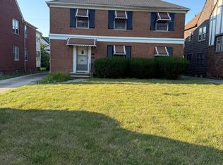 18709 Chagrin Blvd, Shaker Heights, OH 44122