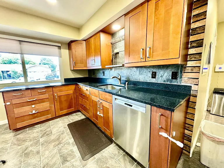 36358 Frobisher Dr — Photo 24