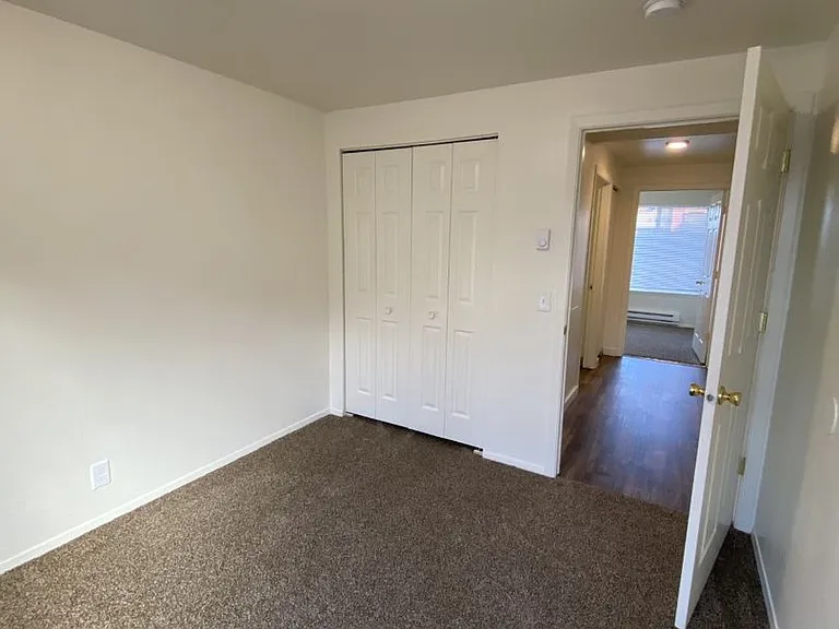 1428 N Raymond St — Photo 11