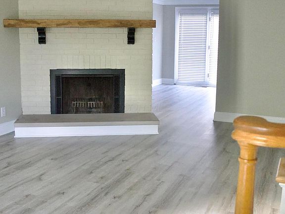 4th image of 1008 Manor Ln APT E
