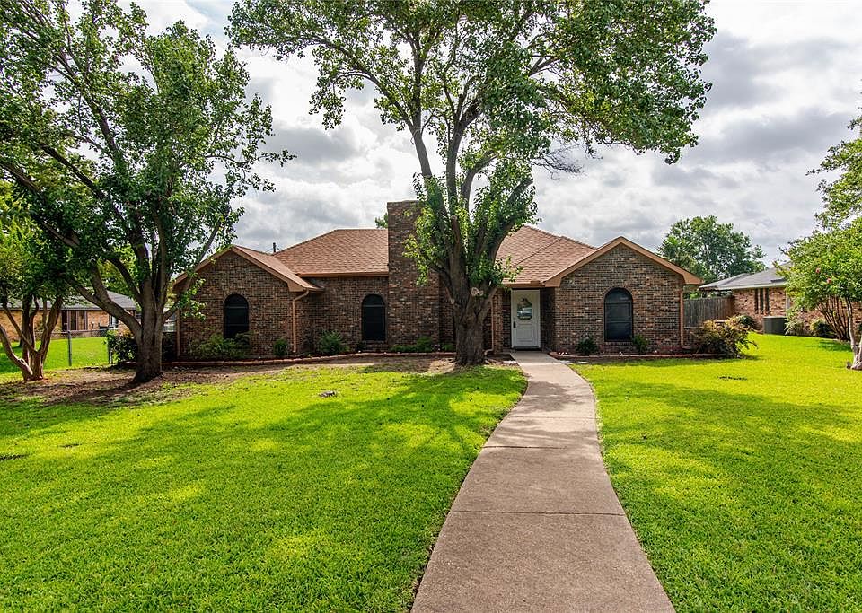 1st image of 220 Molina Dr