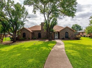 220 Molina Dr, Sunnyvale, TX 75182