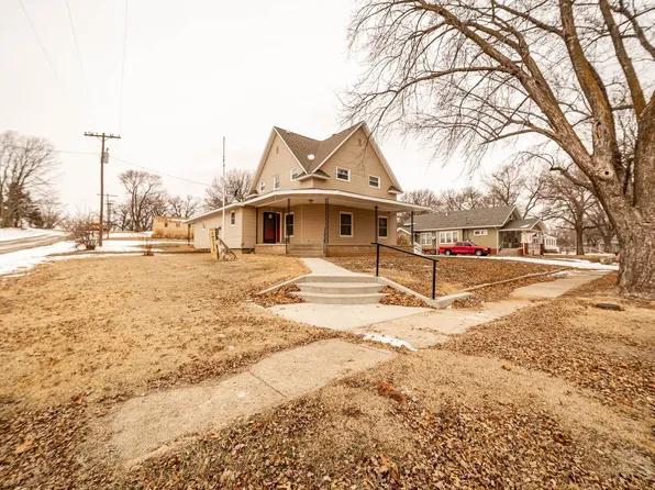 602 Locust St, Miltonvale, KS 67466