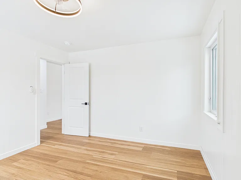 926 Gilmore St #B — Photo 10