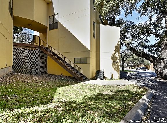 4th image of 8642 Fredericksburg Rd APT 704