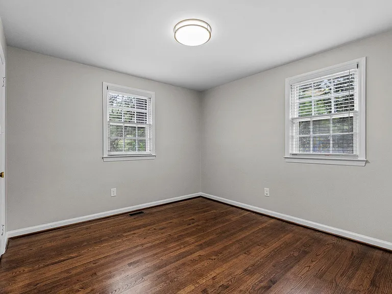 530 Banks St — Photo 20