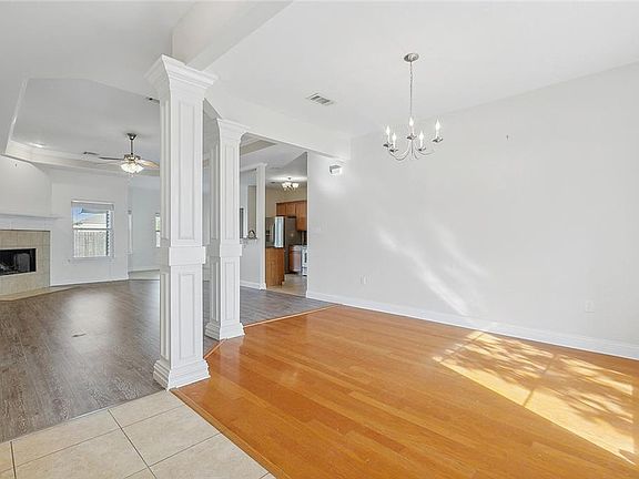 3rd image of 3828 Augustine Ln