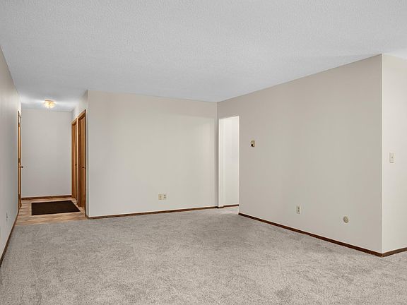 5th image of 2710 Dale St N #B116
