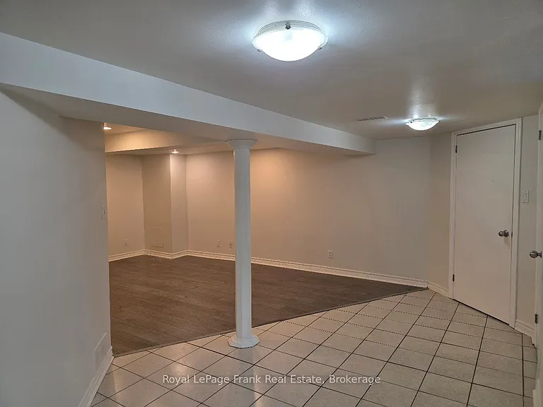 44 Billingsgate Cres — Photo 13