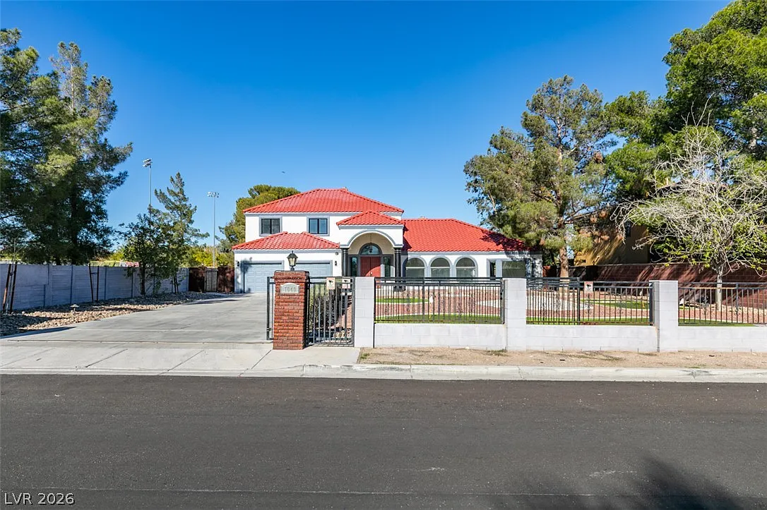 4 bed, 3.0 bath, 3493 sqft, $5,500 — Photo 1