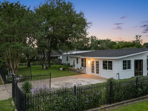 22202 Maplewood Dr, Katy, TX 77449
