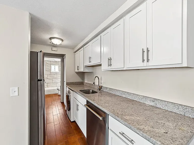 2019 McKinley Ave — Photo 13
