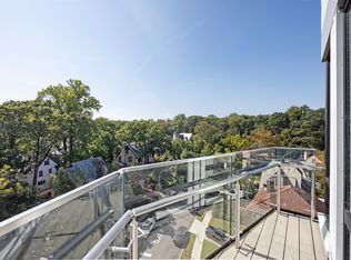 116-09 Grosvenor Ln #8B, Richmond Hill, NY 11418