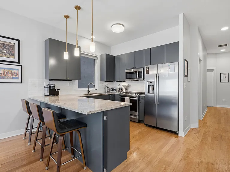 2864 W Lyndale St #2W — Photo 5