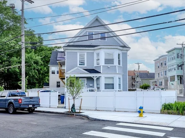 76 Newton St, Lawrence, MA 01843