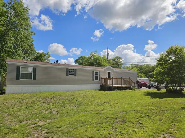 16 Leo Street, Sanford, ME 04073