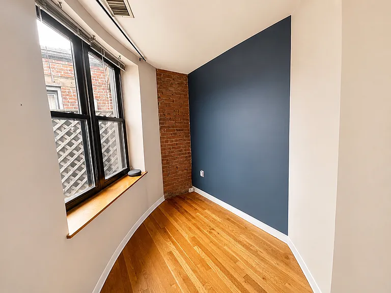 87 Gainsborough St — Photo 4