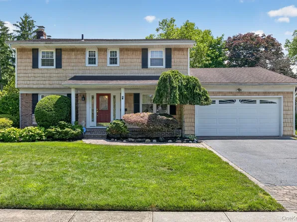 6 W Oak Hill, Oyster Bay, NY 11771