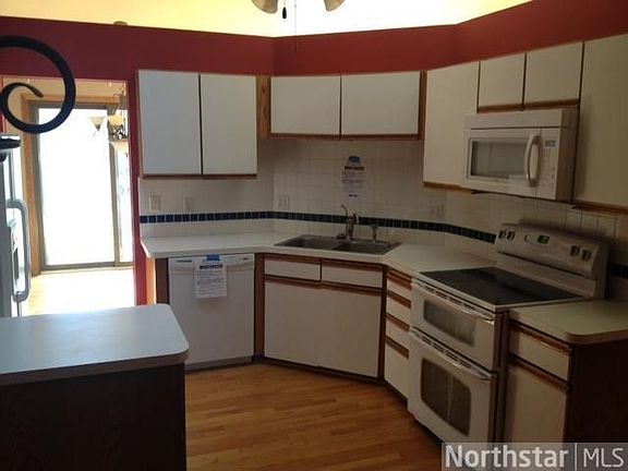 3rd image of 5560 Ximines Ln N