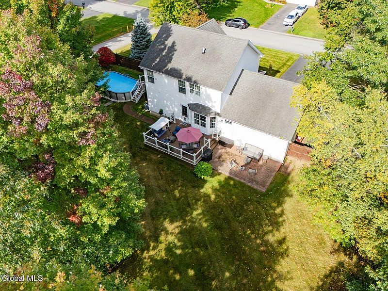 4th image of 181 Farr Lane