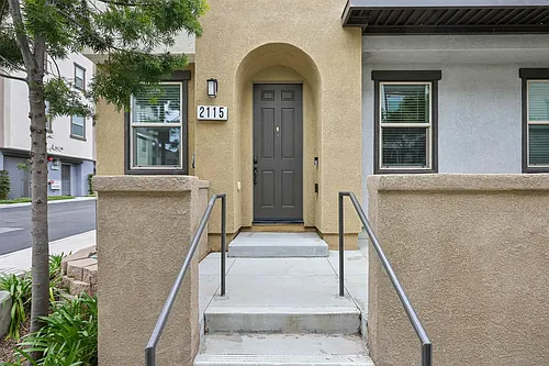 2115 Solara Ln Photo 1