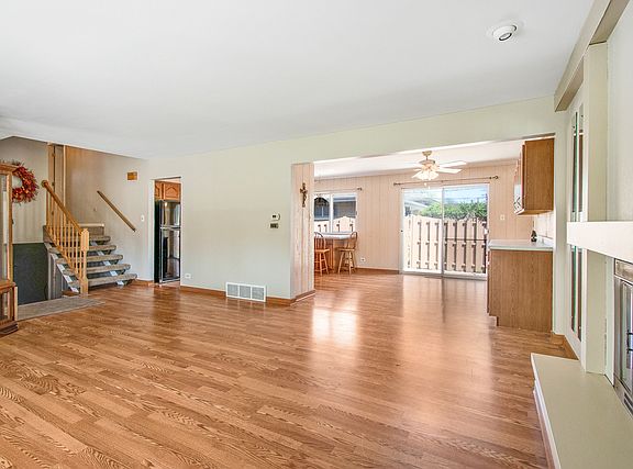 5th image of 480 Dorothy Dr