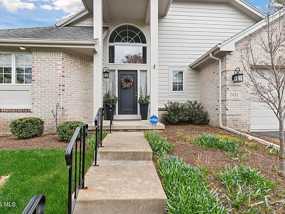 5th image of 7431 Country Commons Ln