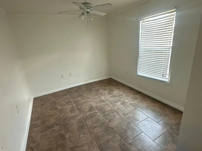 232 Lorenz Blvd #B — Photo 3