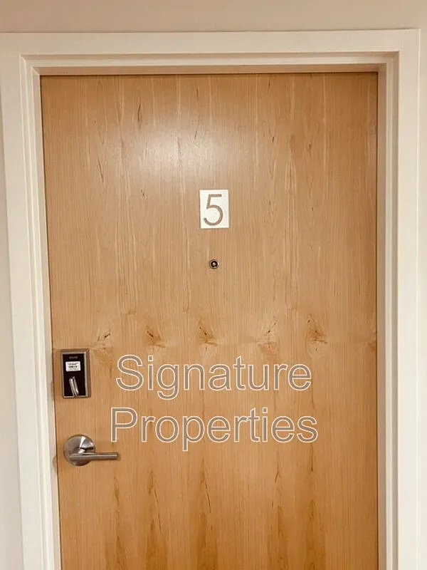 1 bed, 1.0 bath, 502 sqft, $999 — Photo 3