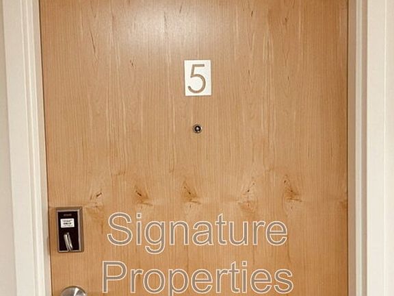 3rd image of 712 High St APT 5