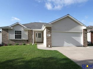 1561 Prairie Ln, Lincoln, NE 68521