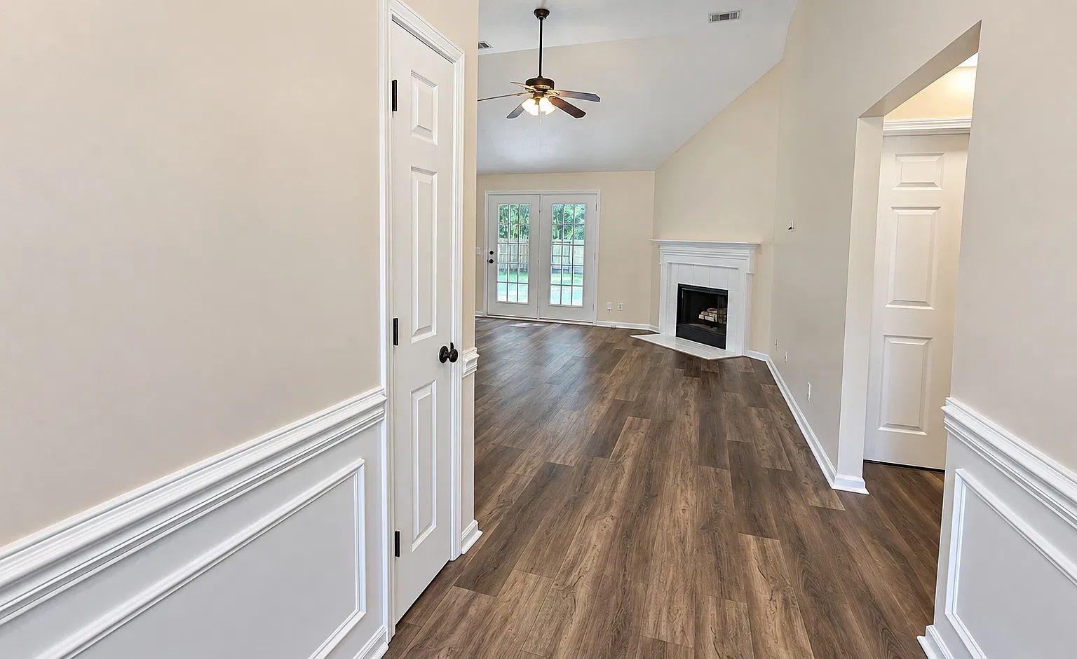 3 bed, 1408 sqft, $2,350 — Photo 2