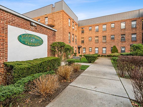 4th image of 215-43 48th Ave #2B