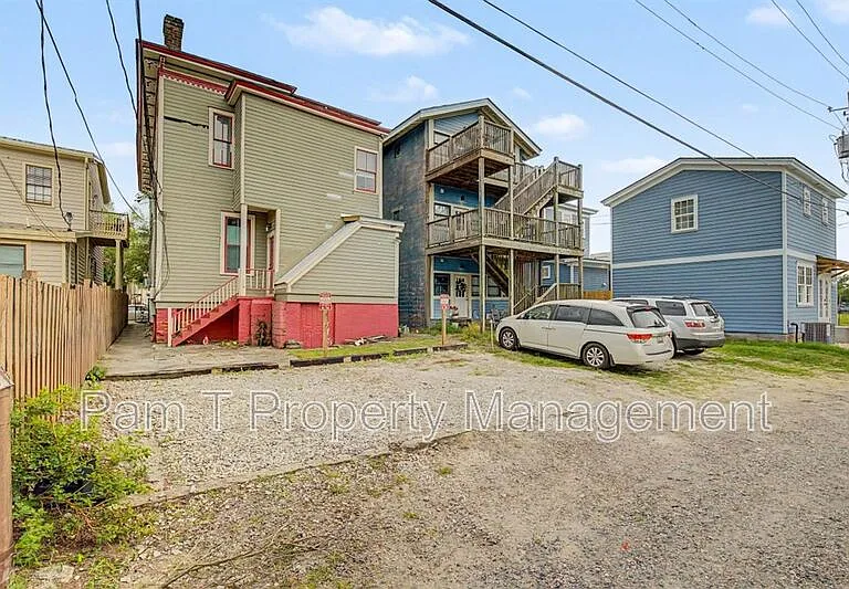 124 E Henry St #D — Photo 13