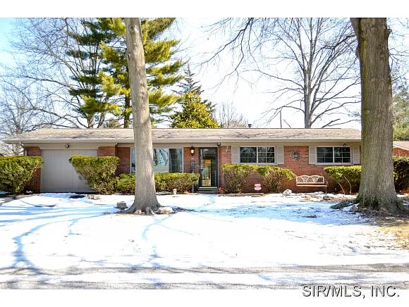 1604 Sherborne Dr photo 1