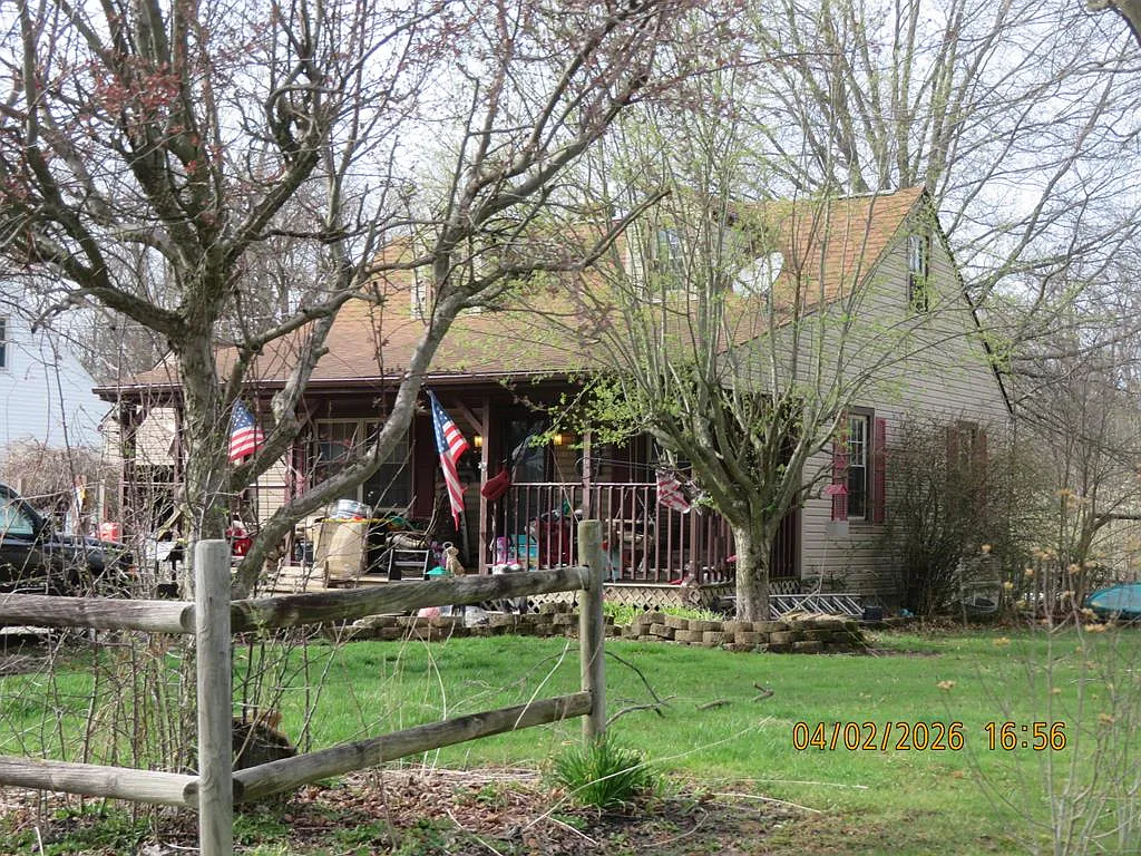 1024 Charles St photo 1