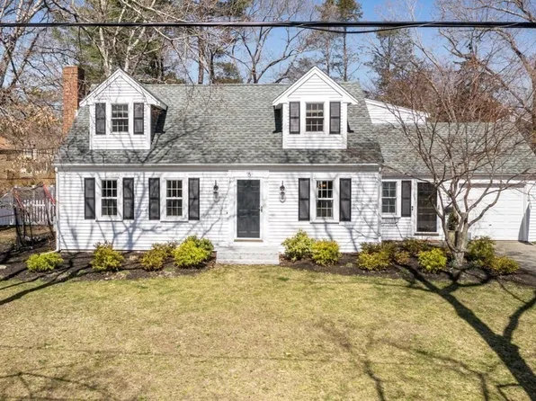 15 Puritan Rd, Hingham, MA 02043
