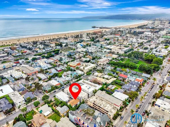 2441 3rd St, Santa Monica, CA 90405