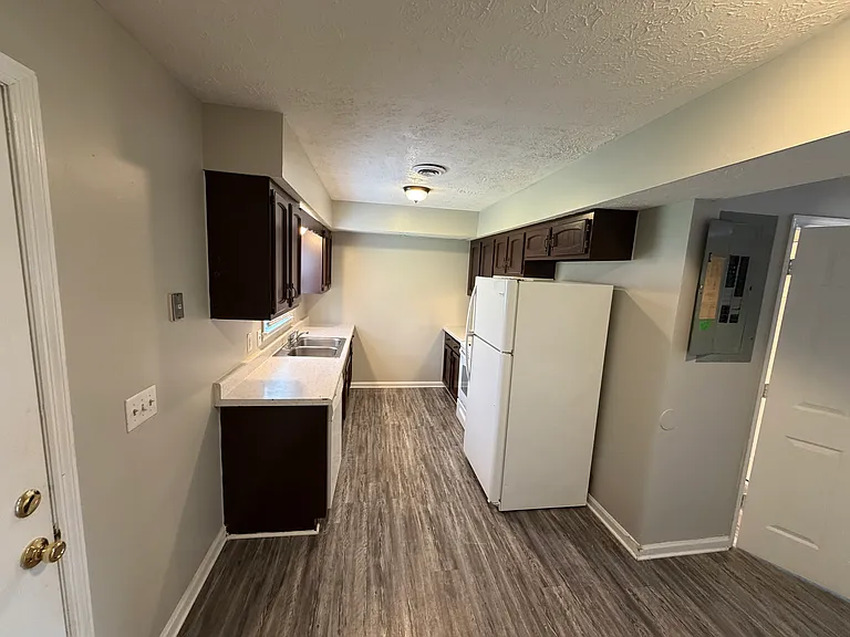 1660 Foxhaven Dr #31 — Photo 3