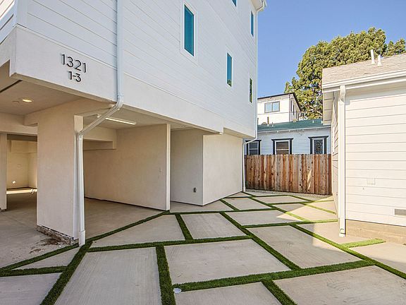 2nd image of 1323 N June St #2
