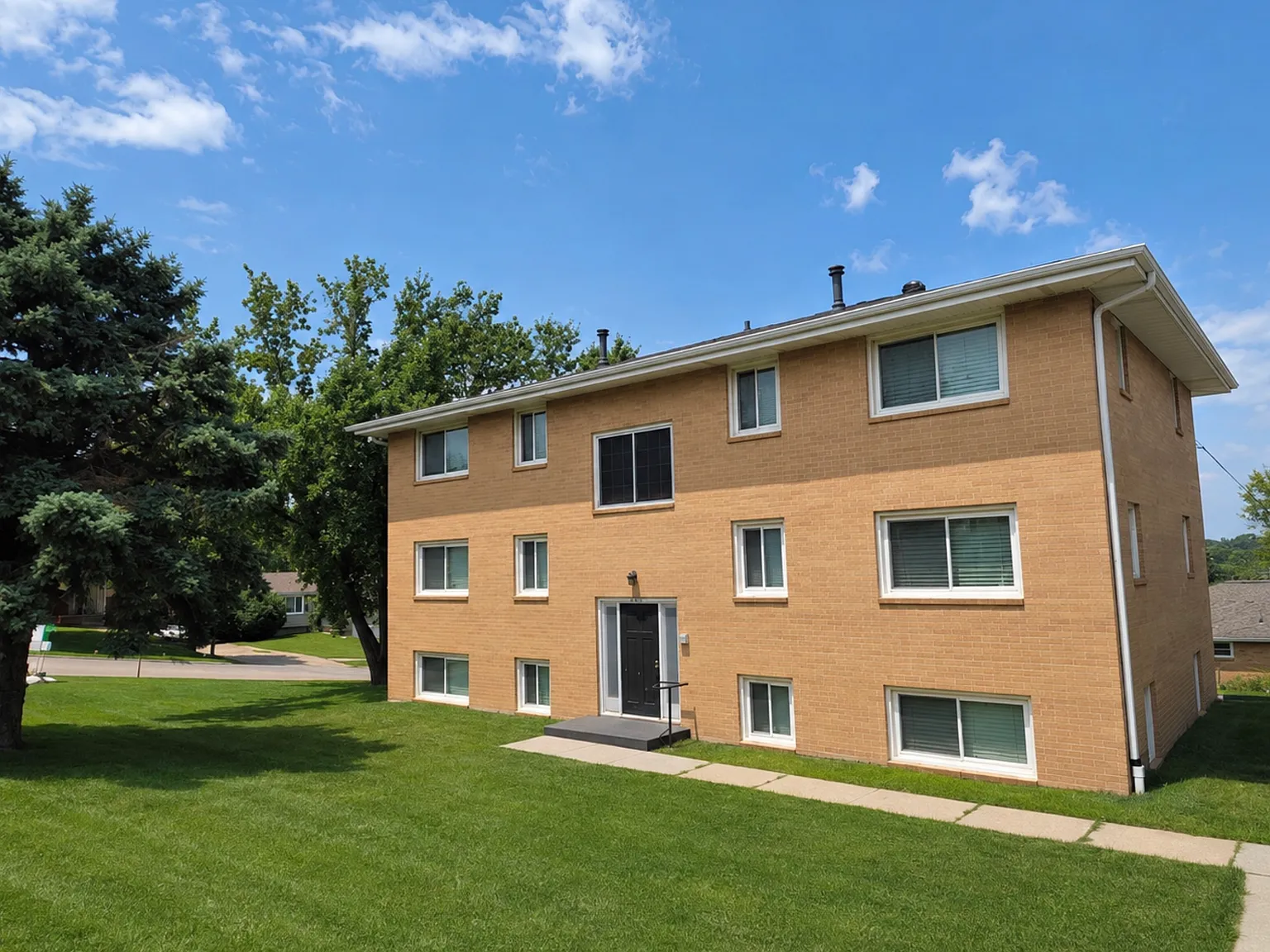 Harrison Place Apartments — Photo 3