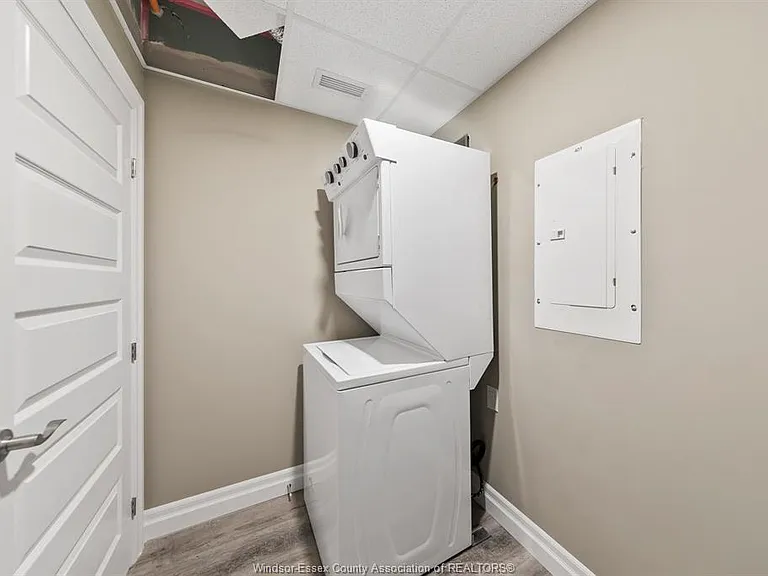 955 Ouellette Ave #407 — Photo 14