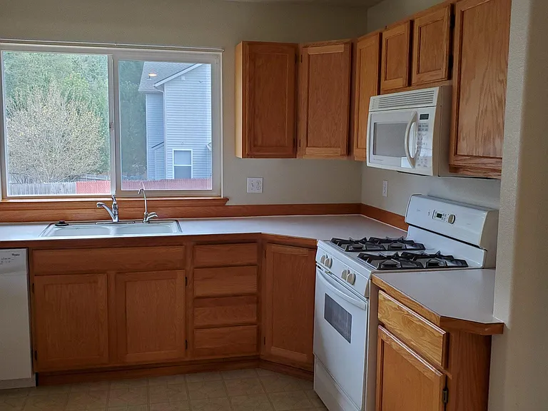 2131 E Briarleaf Ave — Photo 9