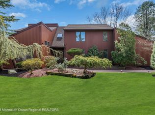3 Deer Pond Ln, Holmdel, NJ 07733